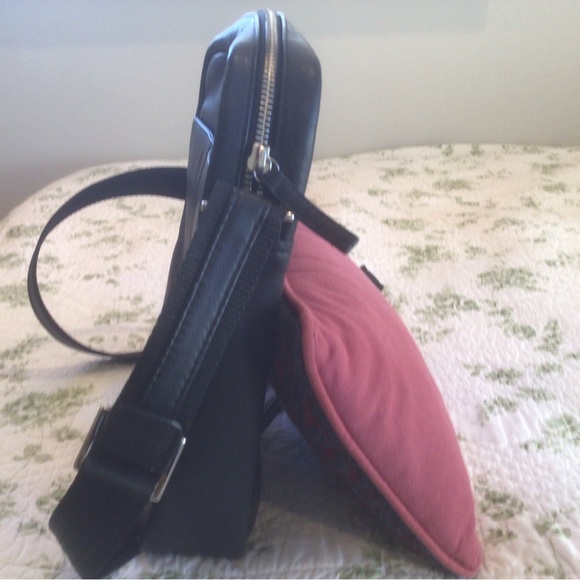 Small Crossbody bag for men Black, Adjustable strap multiple compartments inside - Picture 7 of 8